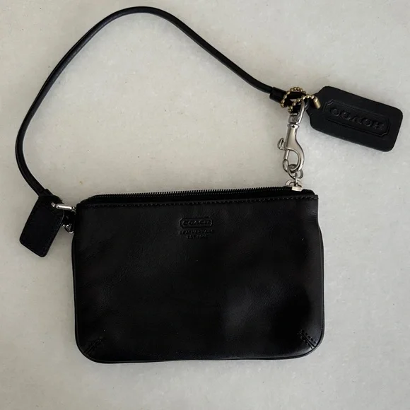 Vintage Coach Black Leather Wristlet - Picture 2 of 3